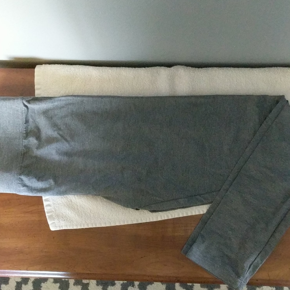 A New Day leggings sz M in gray